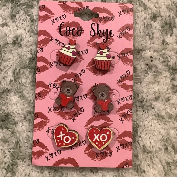 Coco Skye Wooden Valentine's Day Stud Earrings Trio Set NWT - Picture 14 of 14